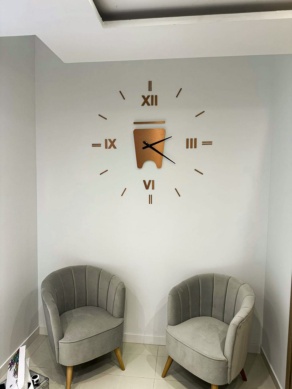 Reloj corpóreo de pared · clínica dental